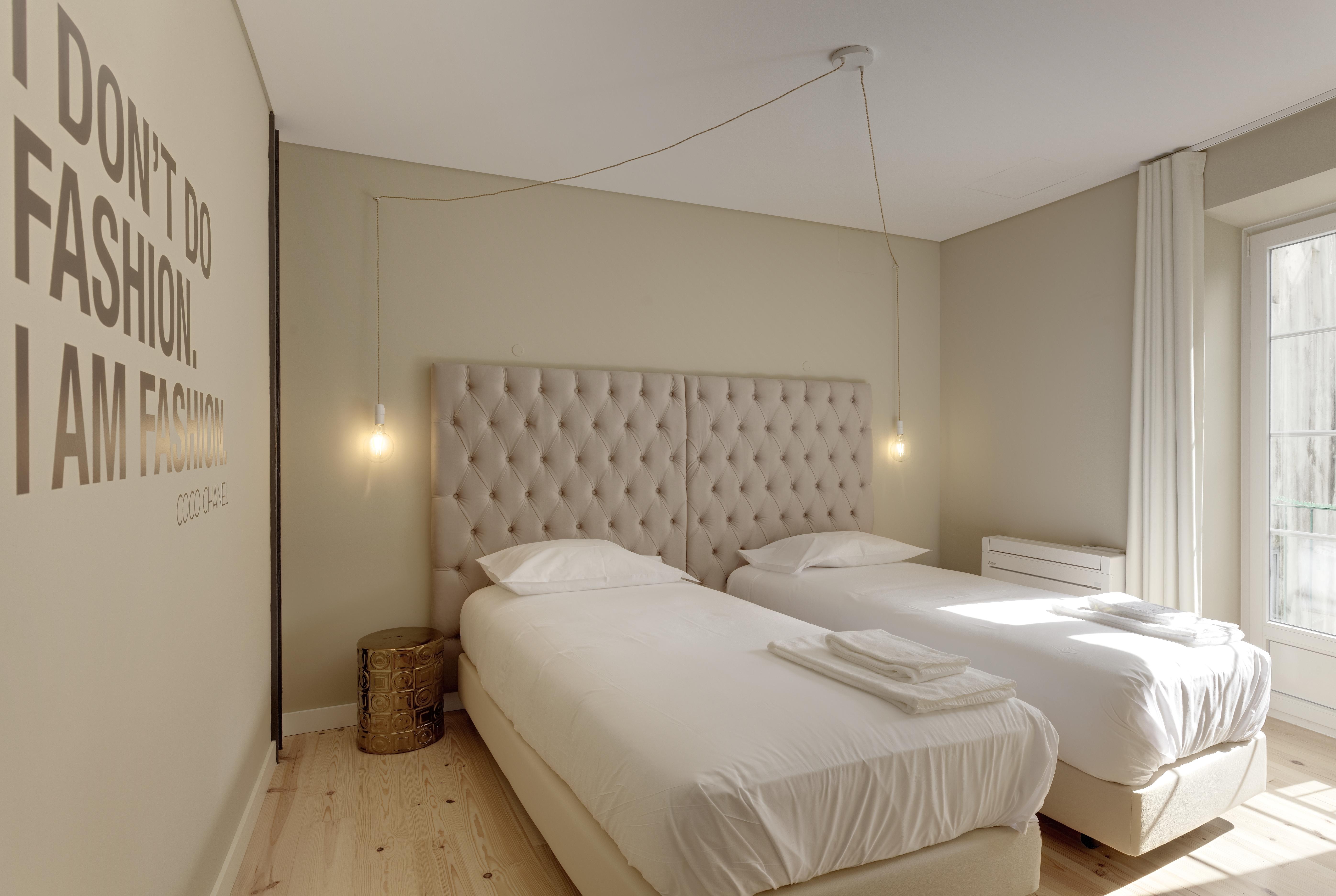 City Stays Bica Apartments Lisbona Esterno foto