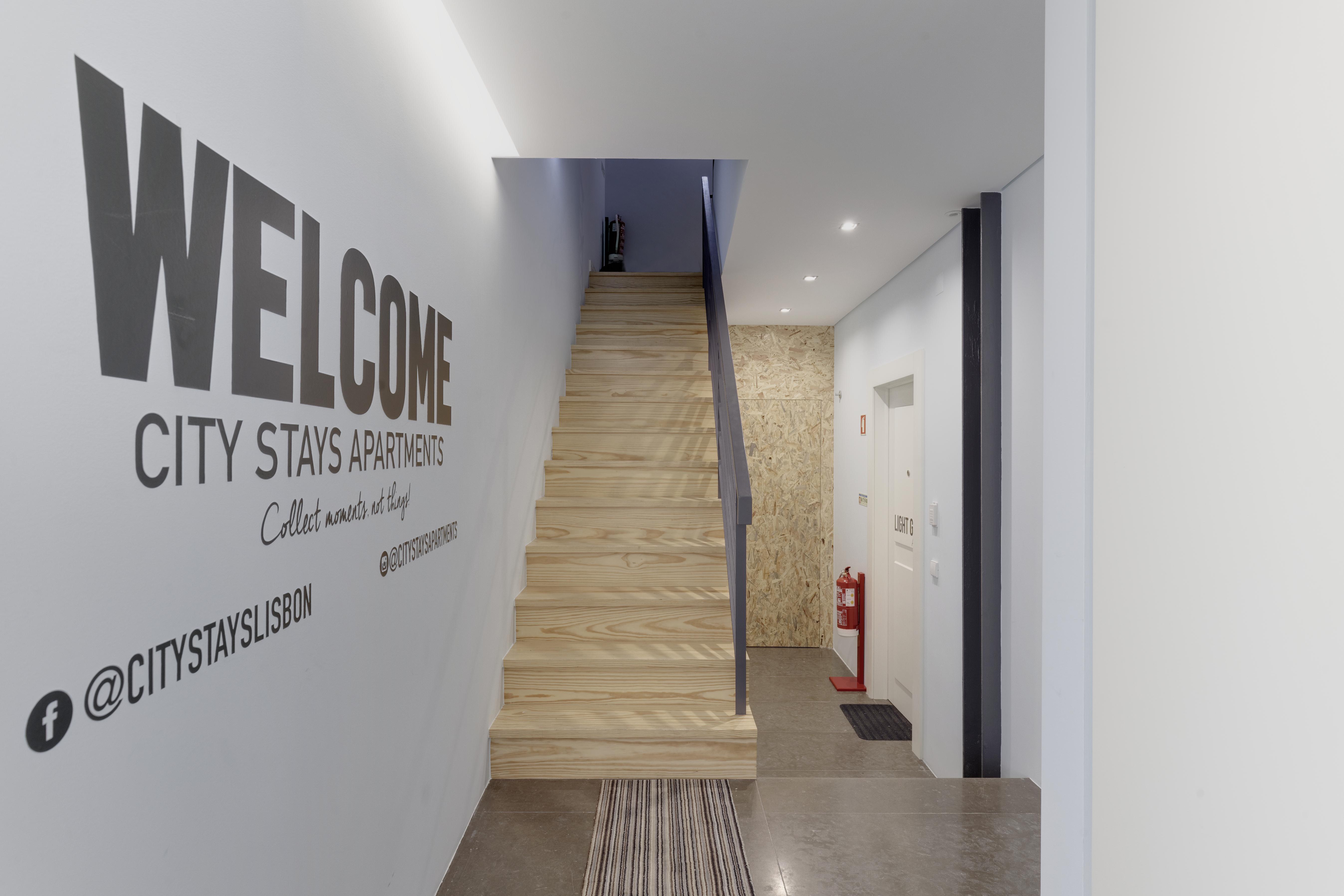 City Stays Bica Apartments Lisbona Esterno foto